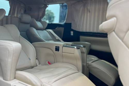 2020 Toyota Alphard  2.5 G A/T