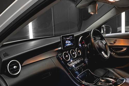 2016 Mercedes Benz C-Class Sedan C 200 CGI Avantgarde