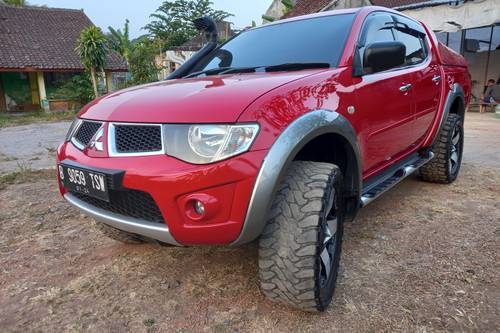 2013 Mitsubishi Strada Triton Double Cabin Exceed HP AT 4x4 bekas