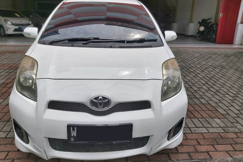 2012 Toyota Yaris  E MT