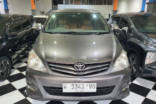 2011 Toyota Kijang Innova 2.0 G AT bekas