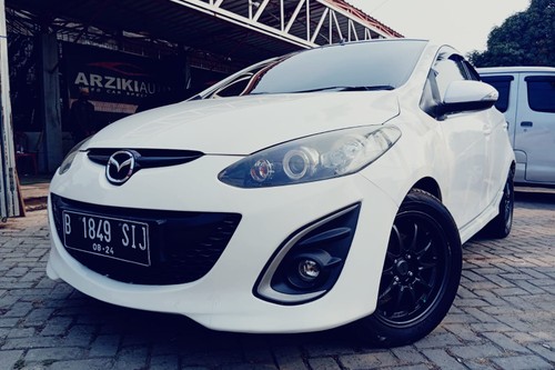 2013 Mazda 2  1.5 R AT bekas