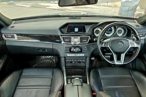 Dijual 2015 Mercedes Benz E-Class E CLASS E 400 CKD A/T bekas