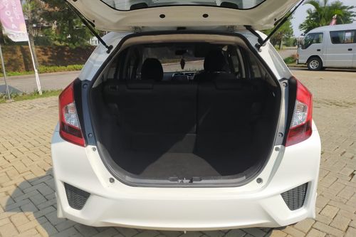 Second hand 2016 Honda Jazz RS CVT 