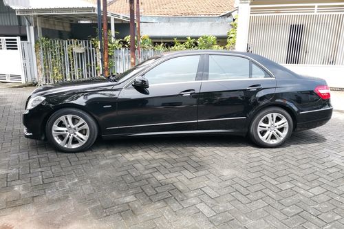 Old 2010 Mercedes Benz E-Class E 250 CGI AVANTGARDE