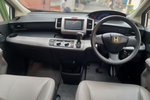 Dijual 2009 Honda Freed PSD bekas