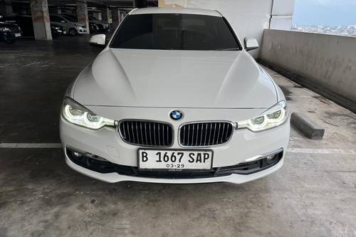 2018 BMW 3 Series Sedan  320 CKD bekas