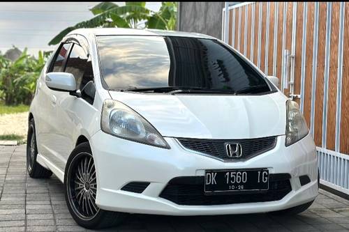 2010 Honda Jazz  1.5L RS AT bekas