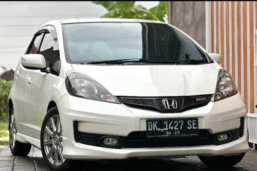 2013 Honda Jazz  1.5L RS AT bekas