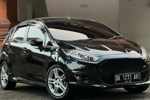 2014 Ford Fiesta  1.4 TREND AT bekas