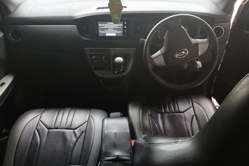 2023 Daihatsu Sigra 1.2 R MT tua