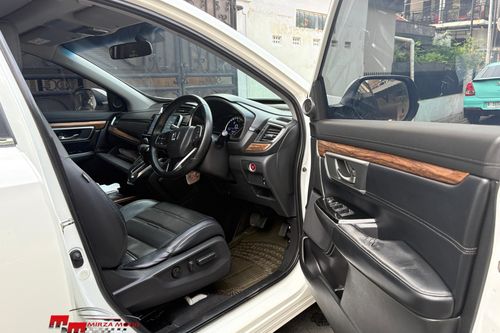 Second hand 2017 Honda CRV 1.5 TURBO PRESTIGE CVT 