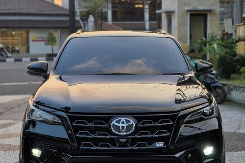 2023 Toyota Fortuner 4x2 2.8 GR Sport AT DSL bekas