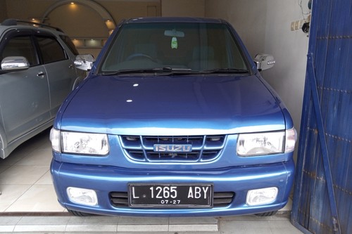2000 Isuzu Panther LV 2.5L MT bekas