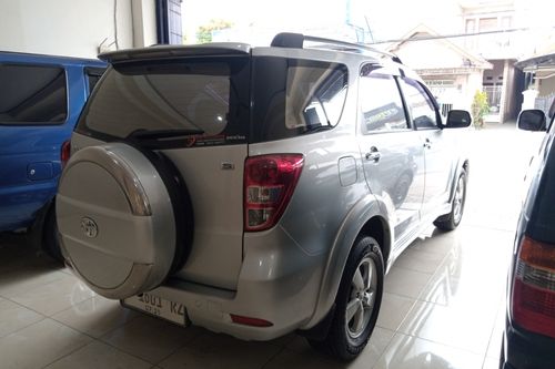 Old 2007 Toyota Rush S  MT
