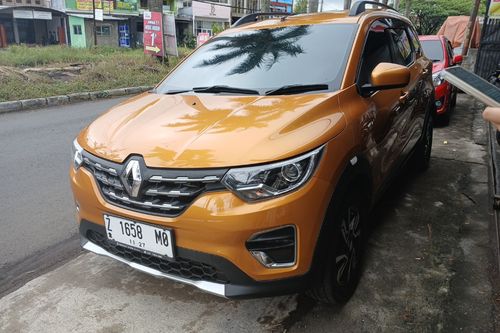 Second hand 2020 Renault Triber RXZ AT 