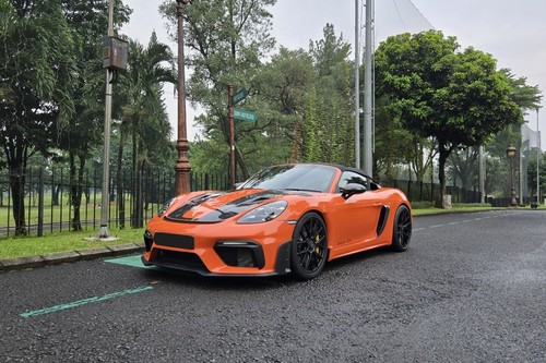 2025 Porsche 718 Spyder RS bekas