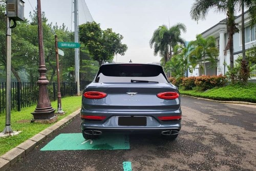 2022 Bentley Bentayga 4.0 L tua
