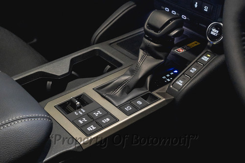 2025 Toyota Land Cruiser Prado PARADO LTDAT tua