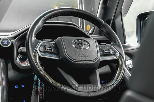 2023 Toyota Land Cruiser VX-R tua