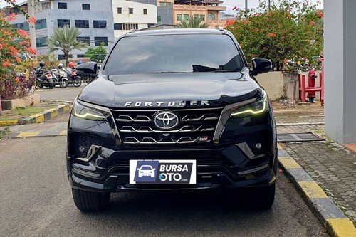 2022 Toyota Fortuner 4x2 2.8 GR Sport AT DSL bekas