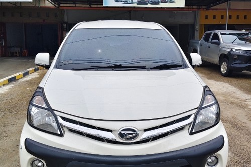 2015 Daihatsu Xenia  1.3L R DLX MT