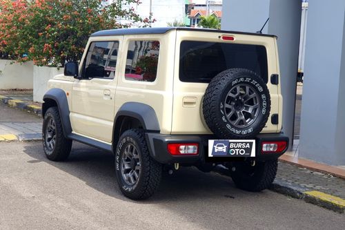 2024 Suzuki Jimny Two Tone AT tua