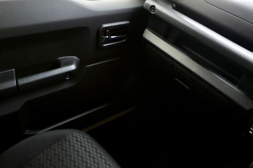 2024 Suzuki Jimny Two Tone AT bekas