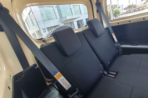 2024 Suzuki Jimny Two Tone AT bekas