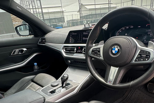 2019 BMW 3 Series Sedan 330i M Sport Pro bekas