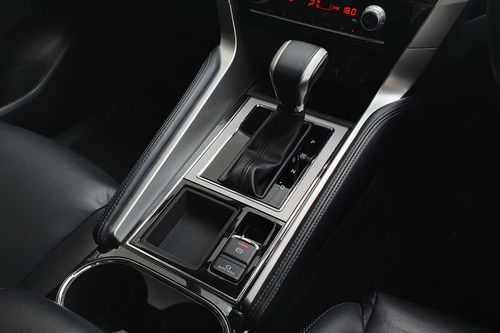2022 Mitsubishi Pajero Sport Dakar AT 4x2 bekas