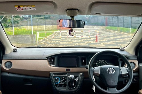 2017 Toyota Calya E MT tua