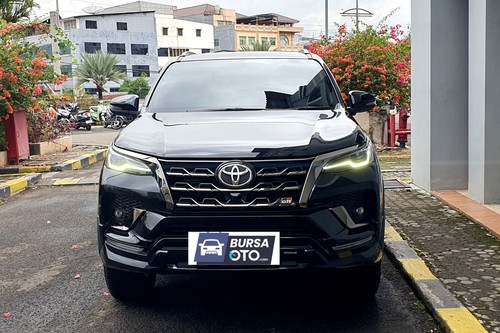 2024 Toyota Fortuner 4x2 2.8 GR Sport AT DSL bekas