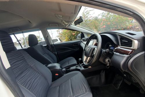 Dijual 2022 Toyota Kijang Innova REBORN 2.0 G AT LUX bekas