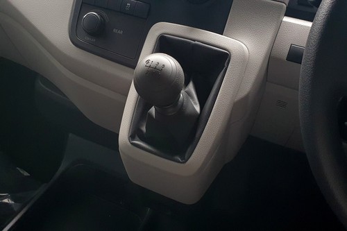 2025 Toyota Hiace Premio tua