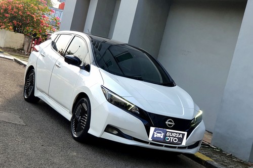 Used 2023 Nissan Leaf Two Tone EV