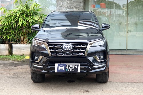 2024 Toyota Fortuner 4x2 2.8 GR Sport AT DSL bekas