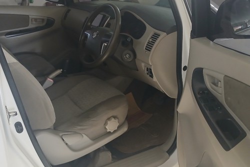 Dijual 2014 Toyota Kijang Innova 2.0 G AT bekas