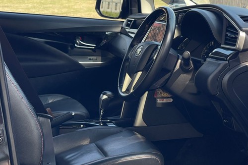 Dijual 2021 Toyota Kijang Innova 2.0L Venturer AT bekas