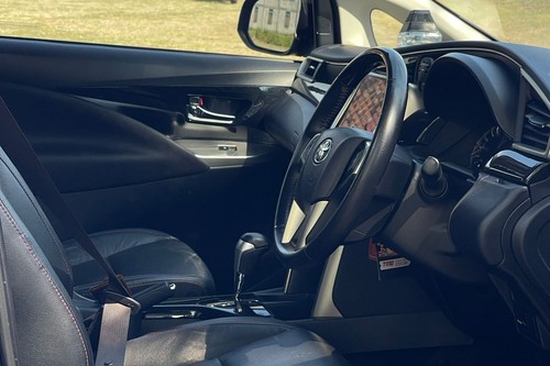 2021 Toyota Kijang Innova 2.0L Venturer AT bekas