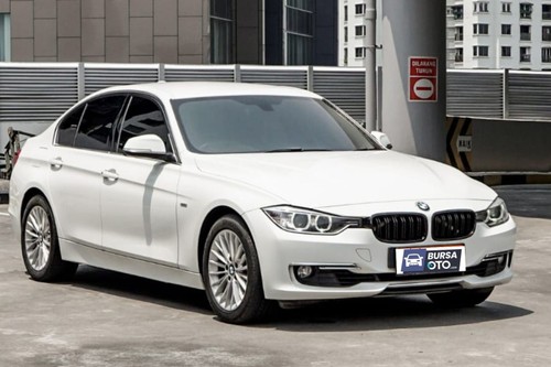 2014 BMW 3 Series Sedan  320i F30 LUXURY bekas