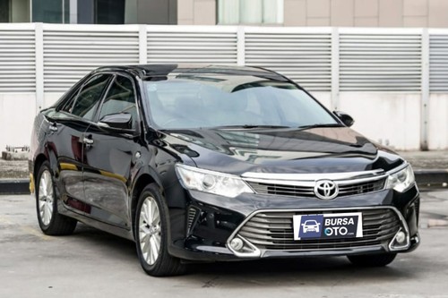 Used 2018 Toyota Camry 2.5 V AT