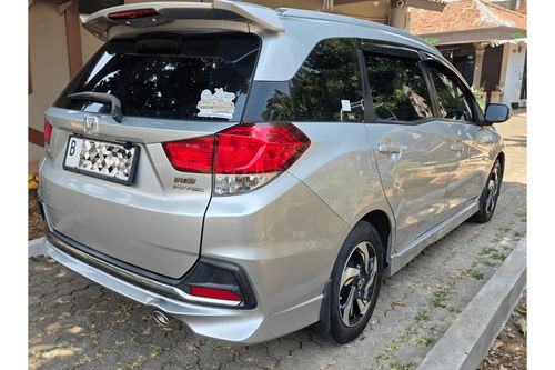Dijual 2015 Honda Mobilio RS  MT bekas