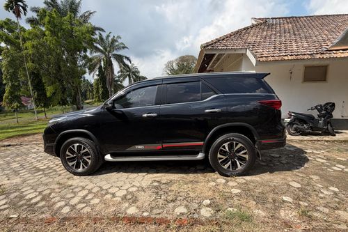 Dijual 2018 Toyota Fortuner VRZ Trd Sportivo AT bekas