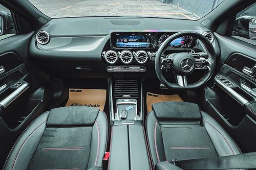 Dijual 2024 Mercedes Benz GLA-Class GLA 200 URBAN bekas