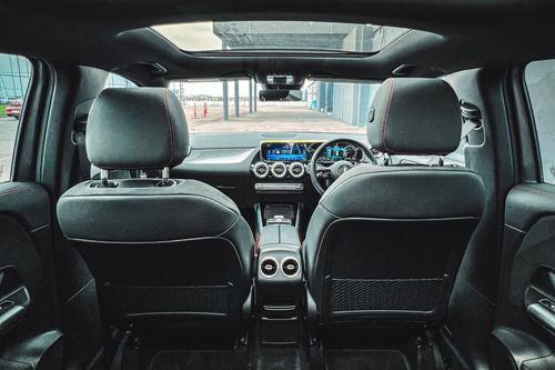 2024 Mercedes Benz GLA-Class GLA 200 URBAN bekas