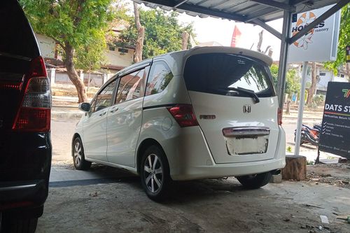 2010 Honda Freed E(PSD)A/T bekas