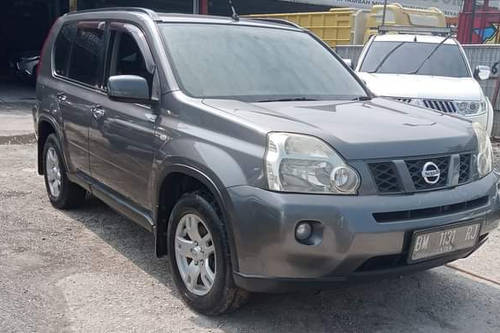 2010 Nissan X-Trail  ST 2.5 XTRONIC CVT AT bekas