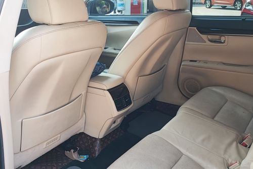 2014 Lexus ES ES 300 H AT bekas
