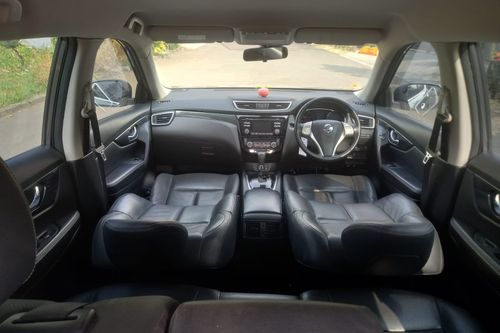 2015 Nissan X Trail 2.5L CVT AT bekas